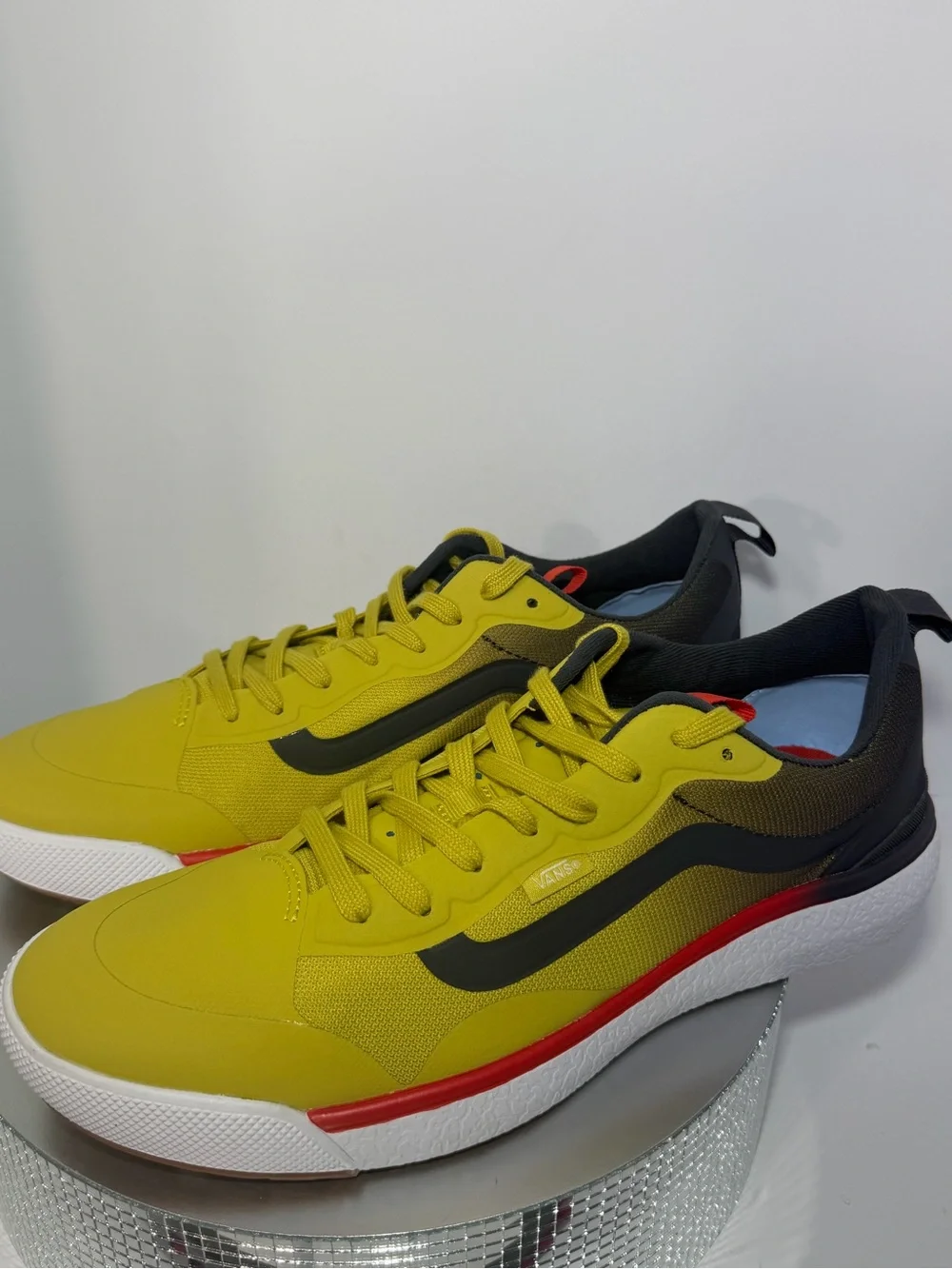 Vans men’s Yellow and Red Low-Top Skate Shoes size 12 new w /out box